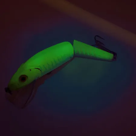 The Producers Finnigan's Minnow Jointed UV (świeci w ultrafiolecie), Chartreuse, 14 g wobler #11357