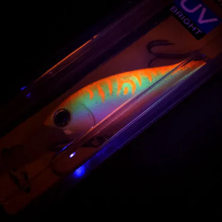 Storm Smash Shad UV (świeci w ultrafiolecie), UV - świeci w ultrafiolecie, 11 g wobler #16312