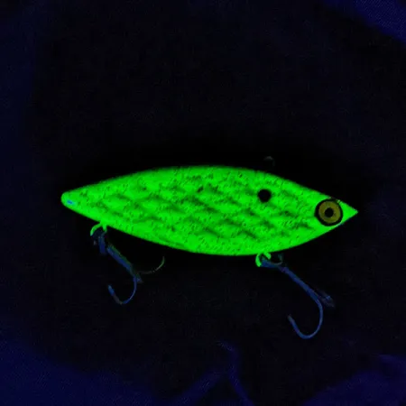 Strike King Diamond Shad UV (świeci w ultrafiolecie), Chartreuse UV, 14 g wobler #17171