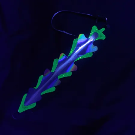 Stinger Michigan Flutter Spoon, czarny/biały/hologram, 8 g błystka wahadłowa #22877