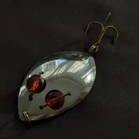 Herter's Glass Eye Spoon, nikiel/czerwone oczy, 11 g błystka wahadłowa #22959