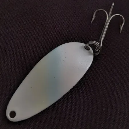 Seneca Little Cleo (Hula Girl), nikiel/biała perła, 10 g błystka wahadłowa #23293