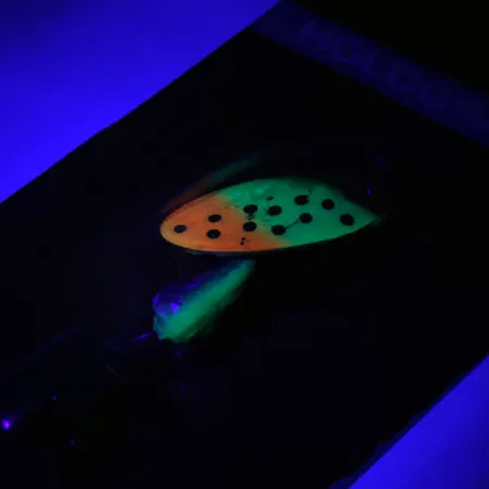 Panther Martin 4 UV (świeci w ultrafiolecie), tęcza UV - świeci w ultrafiolecie, 4 g błystka obrotowa #4359