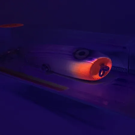 P.J.POP Luhr Jensen drewniany, ręcznie robiony​, biały perłowy z fioletowym odcieniem/pomarańczą, 17 g wobler #6046