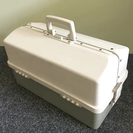 Starodawna skrzynka na wędkarskie przynęty Plano 8600